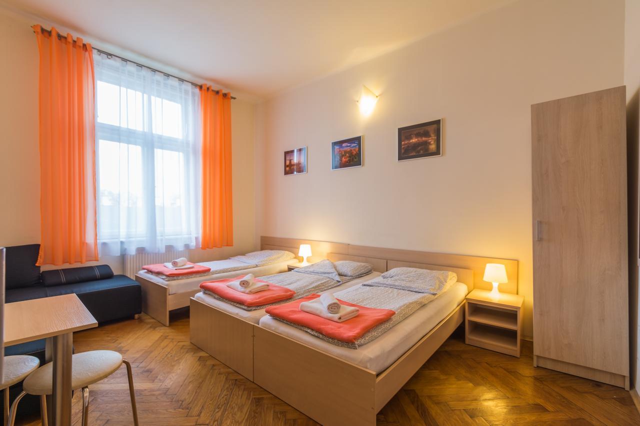 Euro-Room Rooms & Apartments Krasków Exterior foto