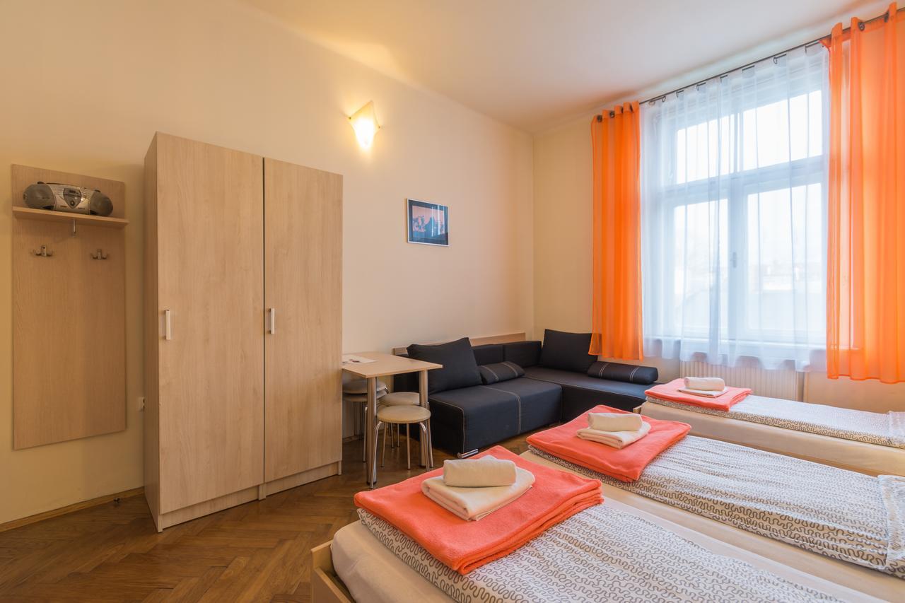 Euro-Room Rooms & Apartments Krasków Exterior foto