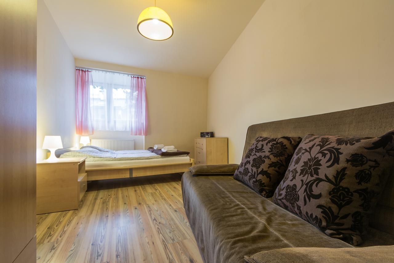 Euro-Room Rooms & Apartments Krasków Exterior foto