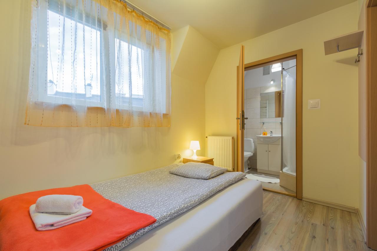 Euro-Room Rooms & Apartments Krasków Exterior foto